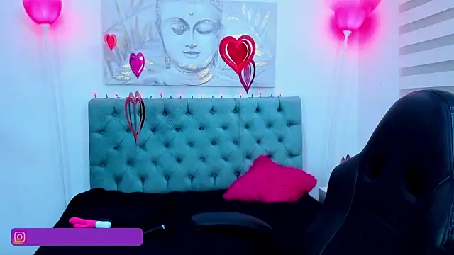 lina bedoya  online show from February 12, 3:05 pm