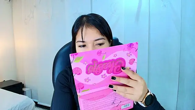 lina bedoya  online show from December 1, 11:37 am