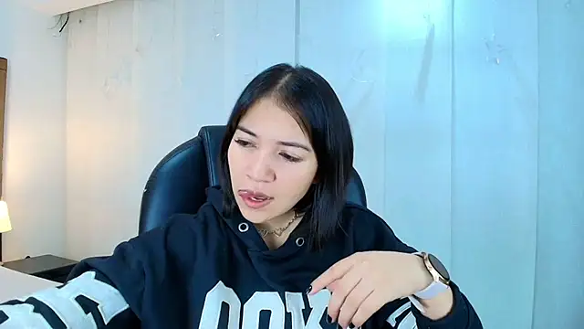 lina bedoya  online show from December 2, 11:26 am