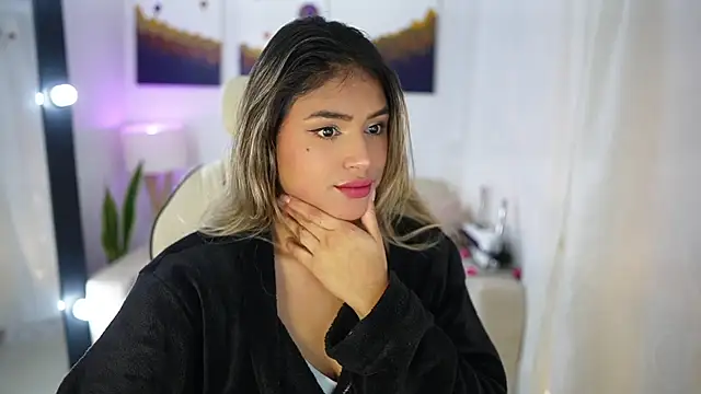SaraParisi online show from December 2, 3:37 am