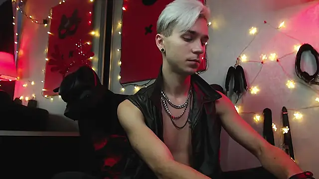 Snapshot of Joseph__Quinn chatting on December 22, 12:16 pm Joseph Quinn online show from December 22, 12:16 pm