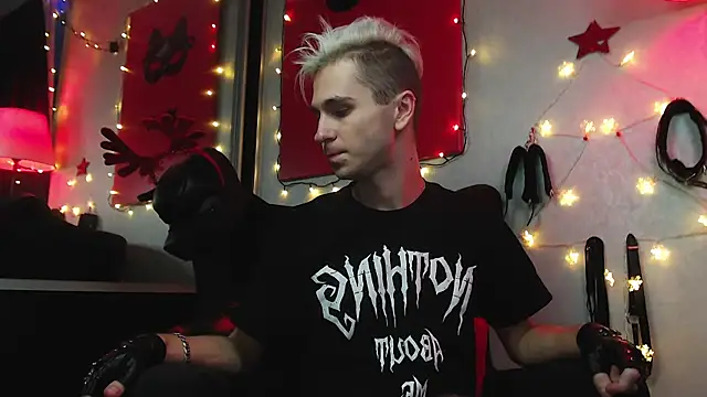 Snapshot of Joseph__Quinn chatting on December 23, 5:22 pm Joseph Quinn online show from December 23, 5:22 pm