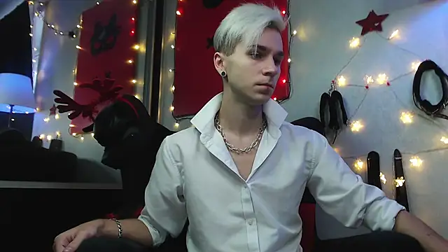 Snapshot of Joseph__Quinn chatting on December 24, 8:22 am Joseph Quinn online show from December 24, 8:22 am