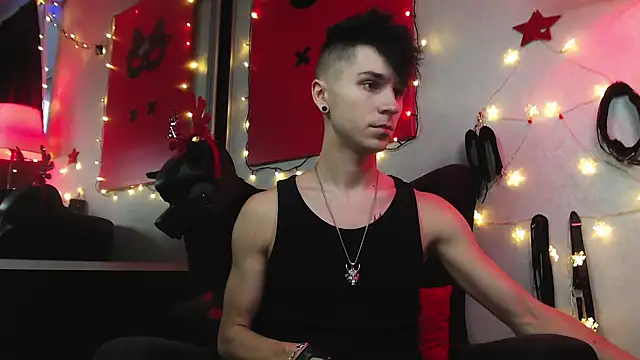 Snapshot of Joseph__Quinn chatting on December 27, 12:45 pm Joseph Quinn online show from December 27, 12:45 pm