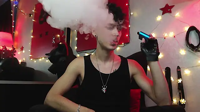 Snapshot of Joseph__Quinn chatting on December 27, 3:48 pm Joseph Quinn online show from December 27, 3:48 pm