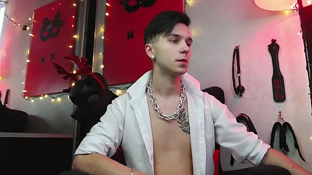 Snapshot of Joseph__Quinn chatting on January 6, 9:41 am Joseph Quinn online show from January 6, 9:41 am