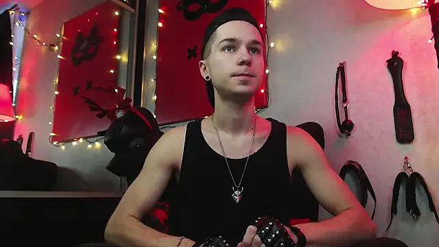 Snapshot of Joseph__Quinn chatting on January 8, 7:55 am Joseph Quinn online show from January 8, 7:55 am