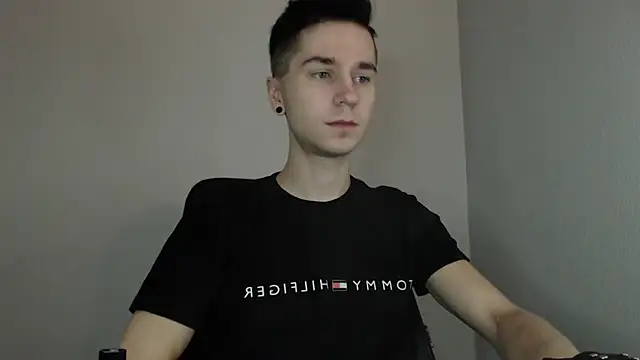 Snapshot of Joseph__Quinn chatting on January 9, 8:13 am Joseph Quinn online show from January 9, 8:13 am