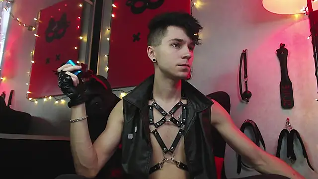 Snapshot of Joseph__Quinn chatting on January 10, 11:43 am Joseph Quinn online show from January 10, 11:43 am