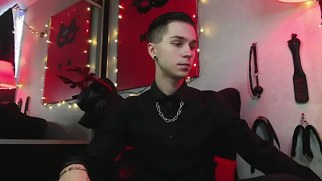 Snapshot of Joseph__Quinn chatting on January 12, 10:12 am Joseph Quinn online show from January 12, 10:12 am