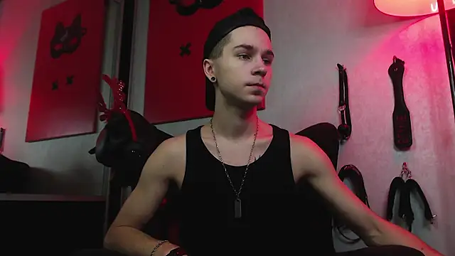 Snapshot of Joseph__Quinn chatting on January 14, 9:02 am Joseph Quinn online show from January 14, 9:02 am