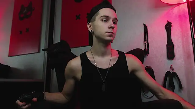 Snapshot of Joseph__Quinn chatting on January 14, 12:03 pm Joseph Quinn online show from January 14, 12:03 pm