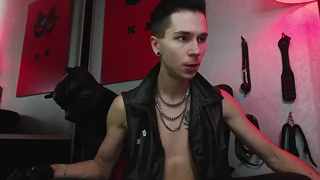 Snapshot of Joseph__Quinn chatting on January 18, 10:49 am Joseph Quinn online show from January 18, 10:49 am