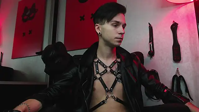 Snapshot of Joseph__Quinn chatting on January 19, 1:01 pm Joseph Quinn online show from January 19, 1:01 pm