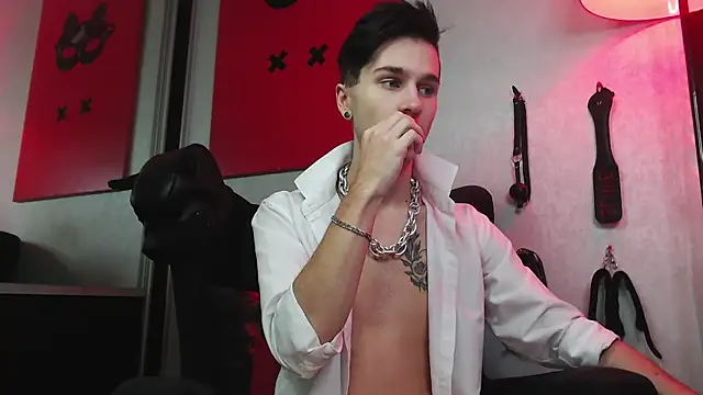 Snapshot of Joseph__Quinn chatting on January 21, 8:08 am Joseph Quinn online show from January 21, 8:08 am