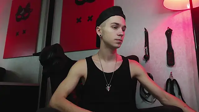 Snapshot of Joseph__Quinn chatting on January 22, 9:02 am Joseph Quinn online show from January 22, 9:02 am