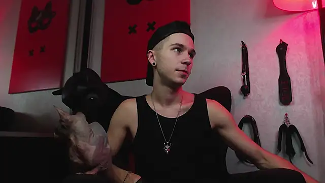 Snapshot of Joseph__Quinn chatting on January 25, 12:06 am Joseph Quinn online show from January 25, 12:06 am