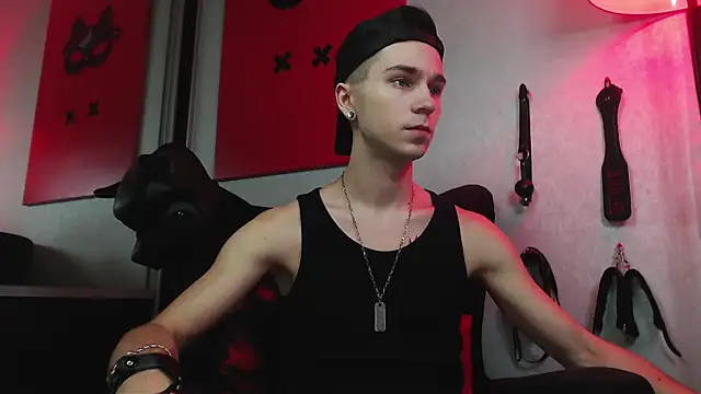 Snapshot of Joseph__Quinn chatting on January 28, 9:19 am Joseph Quinn online show from January 28, 9:19 am