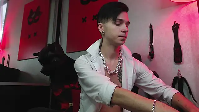 Snapshot of Joseph__Quinn chatting on February 2, 11:19 am Joseph Quinn online show from February 2, 11:19 am