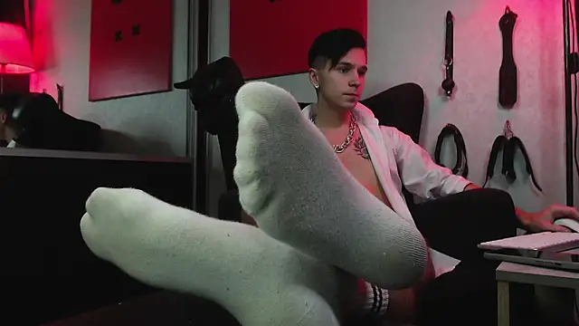 Snapshot of Joseph__Quinn chatting on February 2, 2:24 pm Joseph Quinn online show from February 2, 2:24 pm