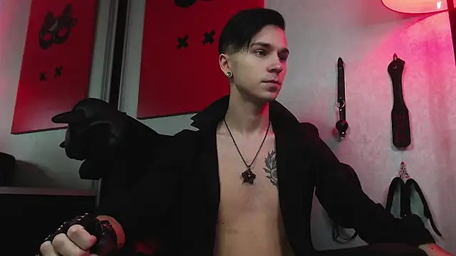 Snapshot of Joseph__Quinn chatting on February 4, 8:02 am Joseph Quinn online show from February 4, 8:02 am