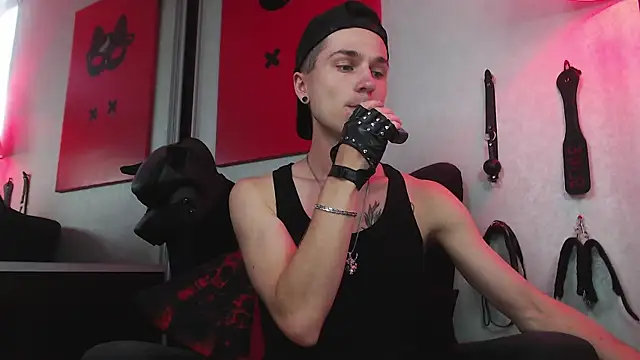 Snapshot of Joseph__Quinn chatting on February 14, 12:14 pm Joseph Quinn online show from February 14, 12:14 pm