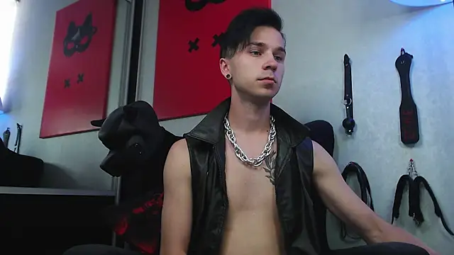 Snapshot of Joseph__Quinn chatting on February 16, 8:43 am Joseph Quinn online show from February 16, 8:43 am