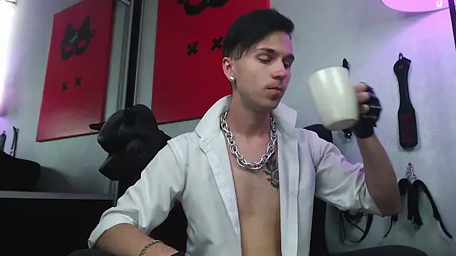 Snapshot of Joseph__Quinn chatting on February 17, 11:13 am Joseph Quinn online show from February 17, 11:13 am