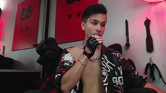 Snapshot of Joseph__Quinn chatting on February 19, 11:06 am Joseph Quinn online show from February 19, 11:06 am