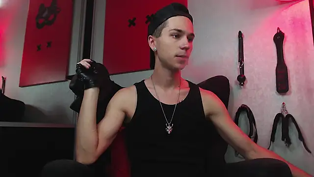 Snapshot of Joseph__Quinn chatting on February 22, 8:07 am Joseph Quinn online show from February 22, 8:07 am