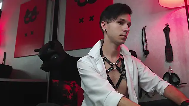 Snapshot of Joseph__Quinn chatting on March 1, 10:55 am Joseph Quinn online show from March 1, 10:55 am