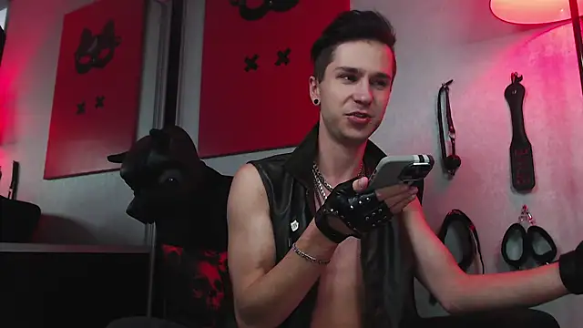 Snapshot of Joseph__Quinn chatting on March 2, 2:10 pm Joseph Quinn online show from March 2, 2:10 pm