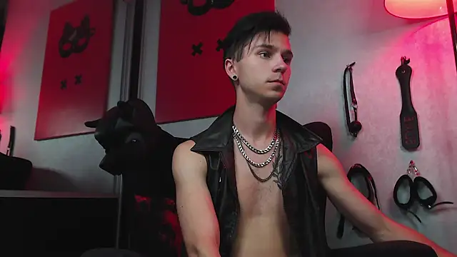 Snapshot of Joseph__Quinn chatting on March 2, 5:14 pm Joseph Quinn online show from March 2, 5:14 pm