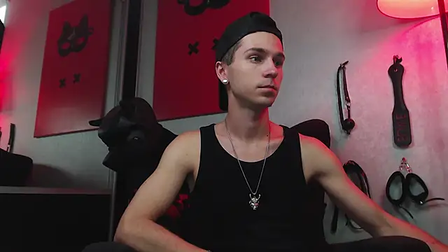 Snapshot of Joseph__Quinn chatting on March 3, 11:11 am Joseph Quinn online show from March 3, 11:11 am