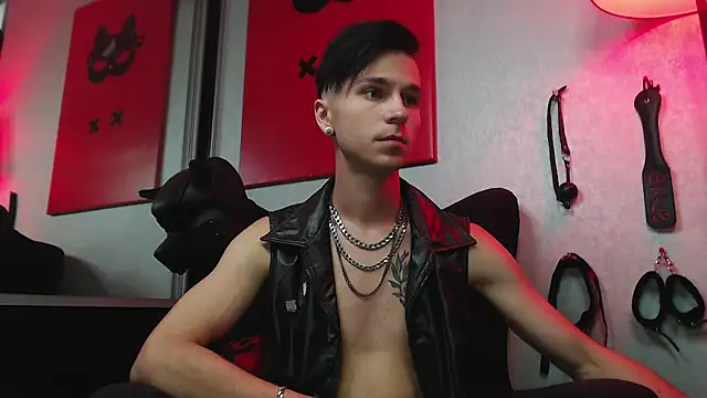 Snapshot of Joseph__Quinn chatting on March 6, 11:58 am Joseph Quinn online show from March 6, 11:58 am