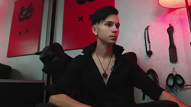 Snapshot of Joseph__Quinn chatting on March 7, 11:18 am Joseph Quinn online show from March 7, 11:18 am