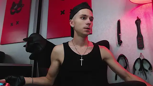 Snapshot of Joseph__Quinn chatting on March 8, 12:52 pm Joseph Quinn online show from March 8, 12:52 pm