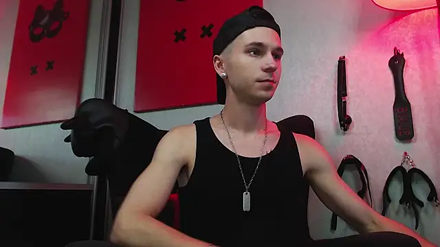 Snapshot of Joseph__Quinn chatting on March 9, 1:48 pm Joseph Quinn online show from March 9, 1:48 pm