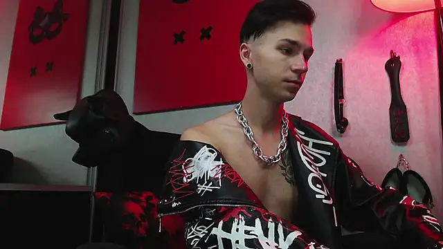 Snapshot of Joseph__Quinn chatting on March 10, 8:04 am Joseph Quinn online show from March 10, 8:04 am