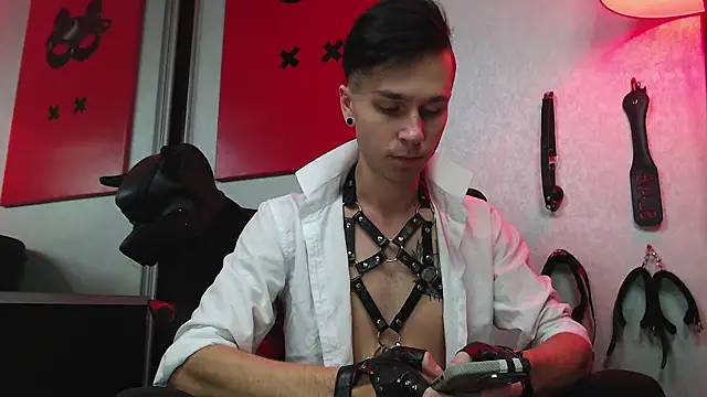 Snapshot of Joseph__Quinn chatting on March 12, 8:08 am Joseph Quinn online show from March 12, 8:08 am