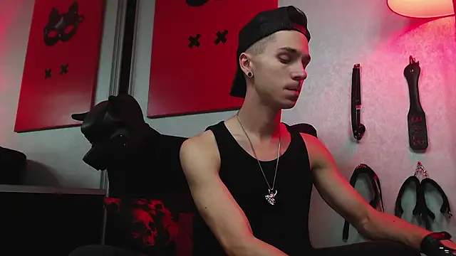 Snapshot of Joseph__Quinn chatting on March 14, 9:03 am Joseph Quinn online show from March 14, 9:03 am