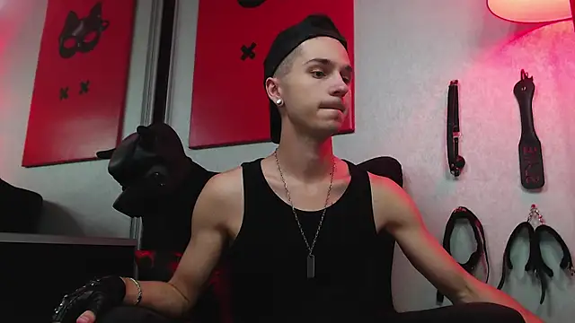 Snapshot of Joseph__Quinn chatting on March 16, 12:11 pm Joseph Quinn online show from March 16, 12:11 pm