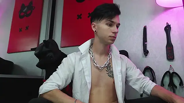 Snapshot of Joseph__Quinn chatting on March 18, 8:03 am Joseph Quinn online show from March 18, 8:03 am