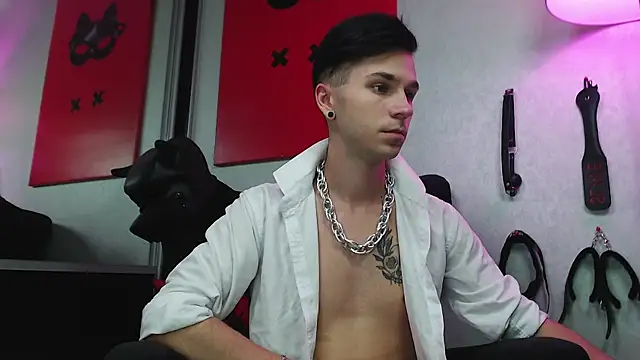 Snapshot of Joseph__Quinn chatting on March 18, 11:08 am Joseph Quinn online show from March 18, 11:08 am