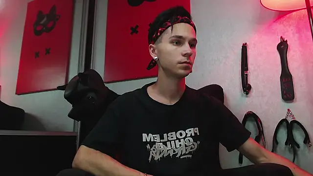 Snapshot of Joseph__Quinn chatting on March 22, 11:53 am Joseph Quinn online show from March 22, 11:53 am