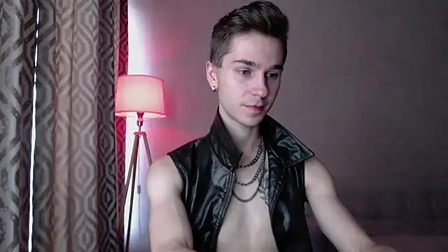 Snapshot of Joseph__Quinn chatting on October 3, 8:22 am Joseph Quinn online show from October 3, 8:22 am