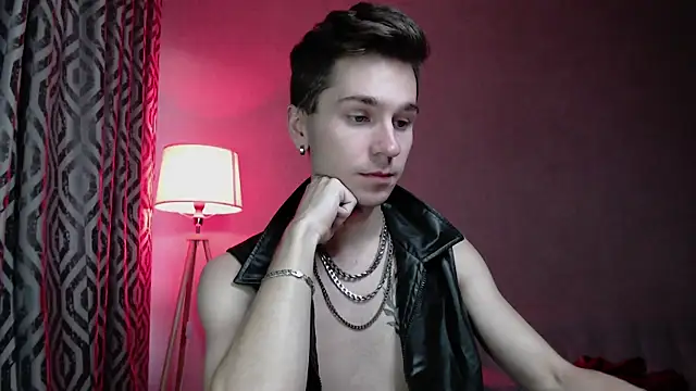 Snapshot of Joseph__Quinn chatting on October 6, 12:24 pm Joseph Quinn online show from October 6, 12:24 pm