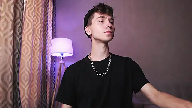 Snapshot of Joseph__Quinn chatting on October 8, 3:59 am Joseph Quinn online show from October 8, 3:59 am