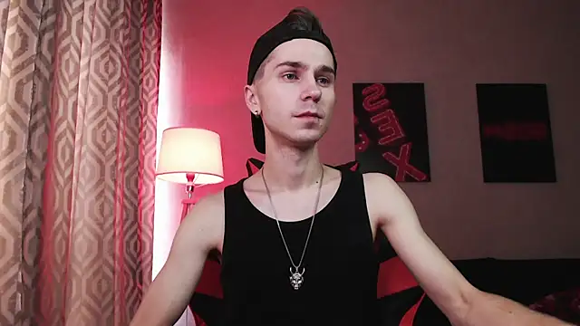 Snapshot of Joseph__Quinn chatting on October 18, 8:26 am Joseph Quinn online show from October 18, 8:26 am