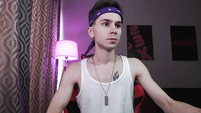 Snapshot of Joseph__Quinn chatting on October 25, 6:21 am Joseph Quinn online show from October 25, 6:21 am